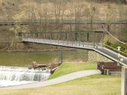 Fussgängerbrücke Spittal Nord als Stahlfachwerkbrücke - Low-cost-Variante